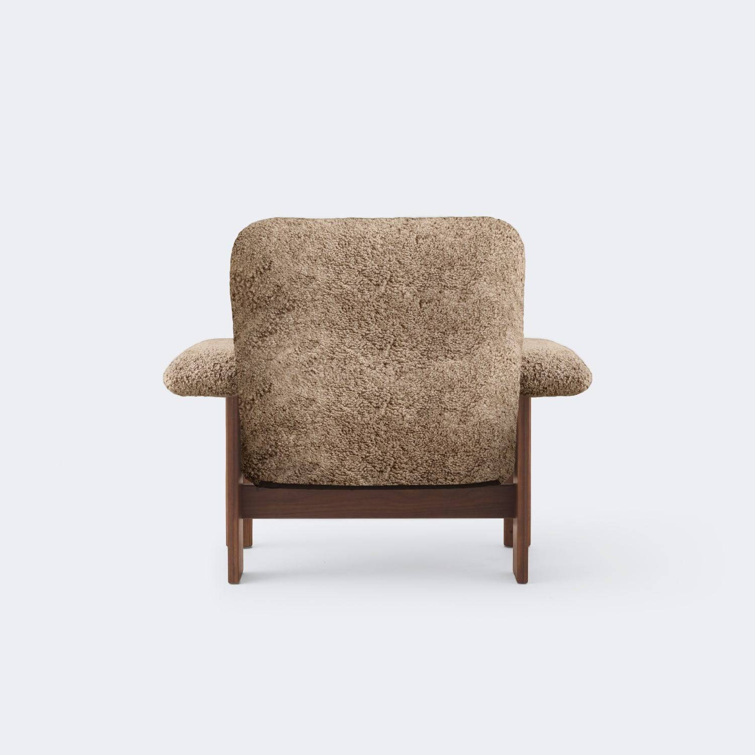 Audo Copenhagen Brasilia Lounge Chair Natural Oak Sheepskin Nature - KANSO