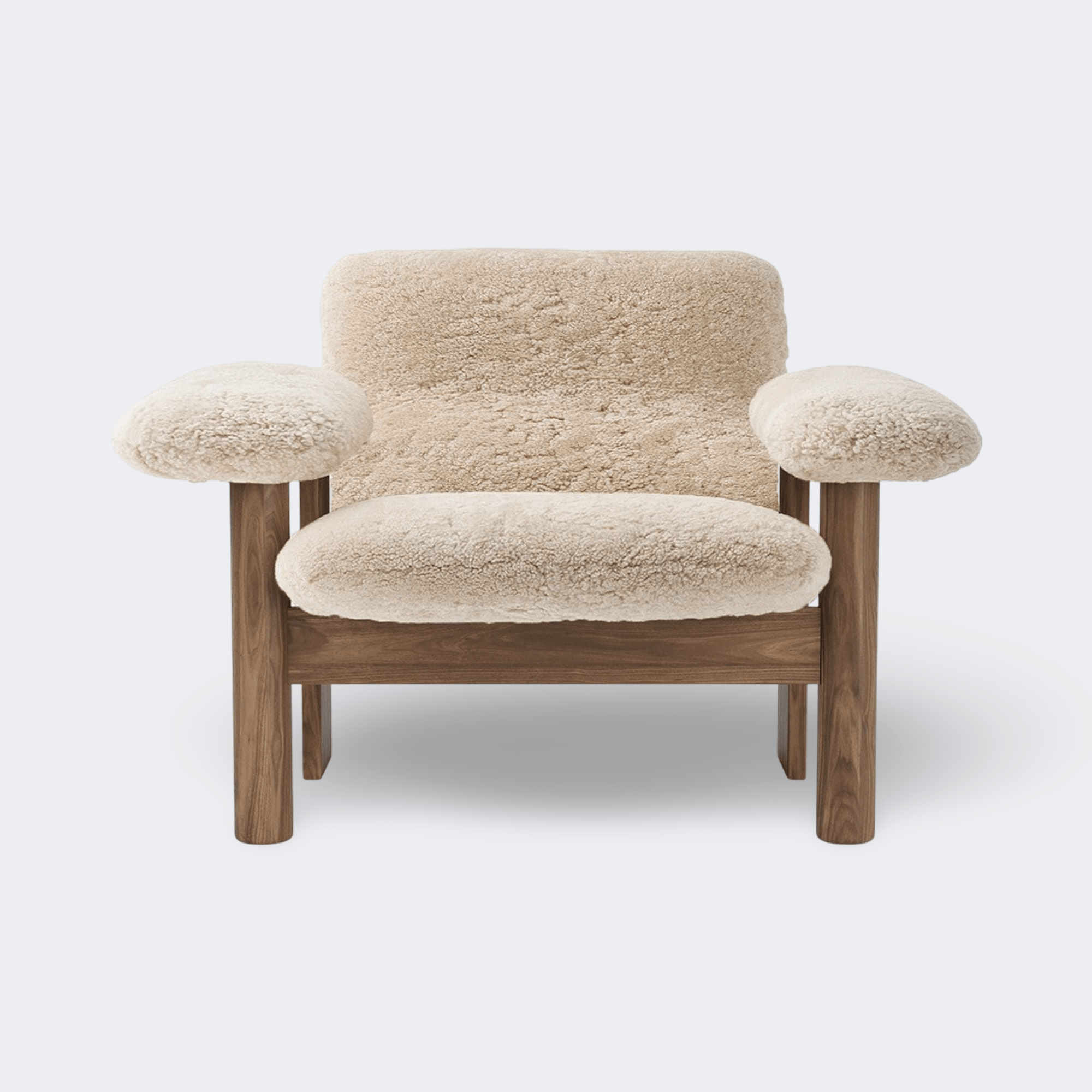 Audo Copenhagen Brasilia Lounge Chair, Low Back Walnut Sheepskin Nature - KANSO