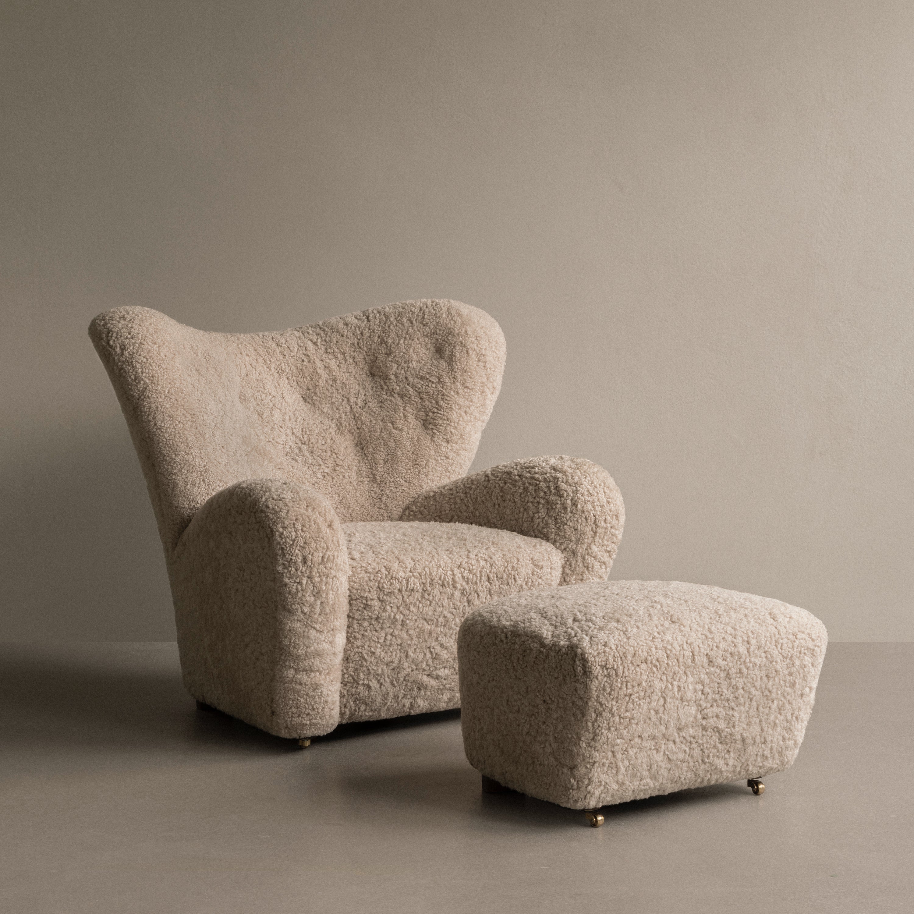 Audo Copenhagen The Tired Man Ottoman Natural Oak Sheepskin Moonlight - KANSO