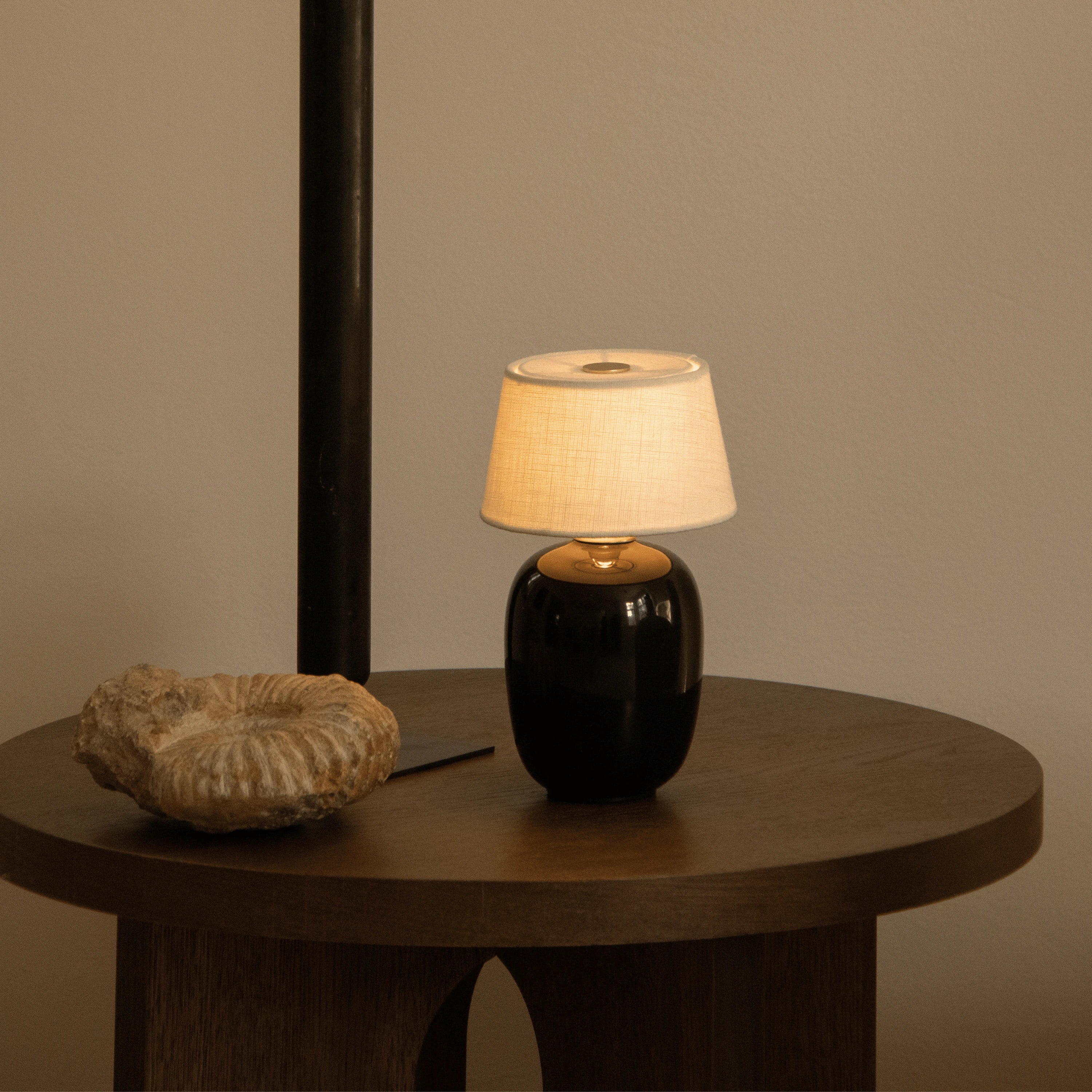 Audo Copenhagen Torso Table Lamp, Portable Black - KANSO