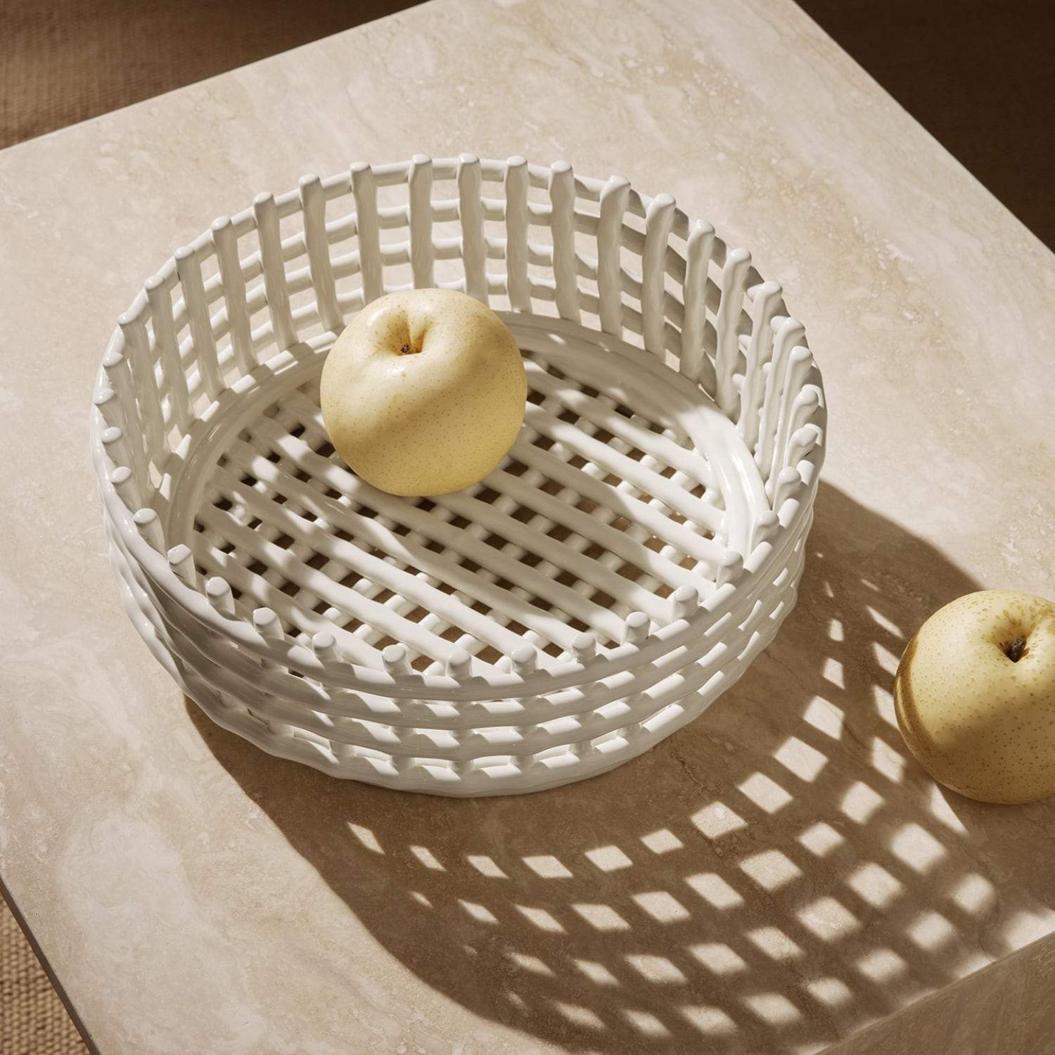 Ferm Living Ceramic Centerpiece Off-White - KANSO#color_off-white