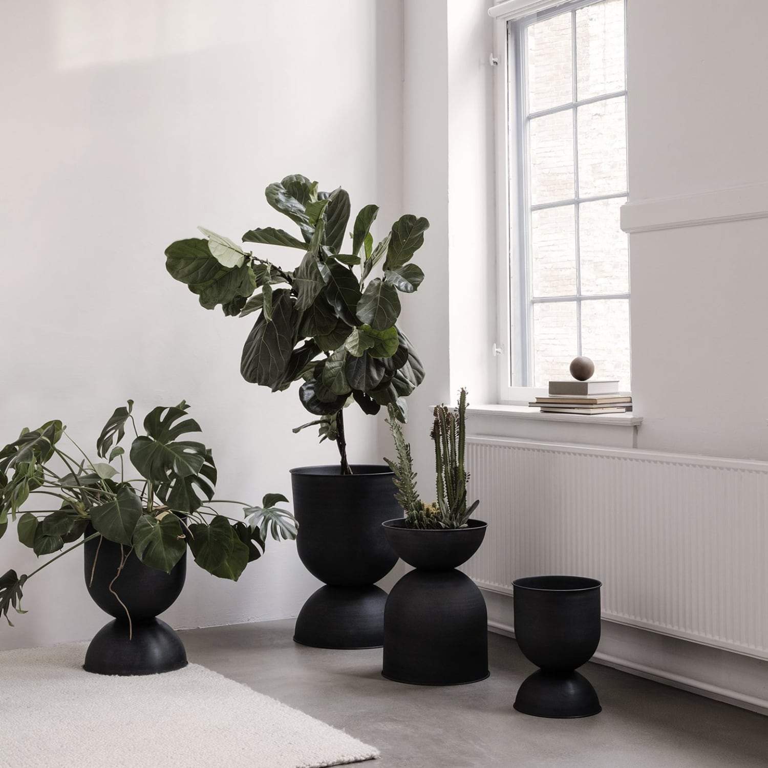 Ferm Living Hourglass Pot Large - KANSO