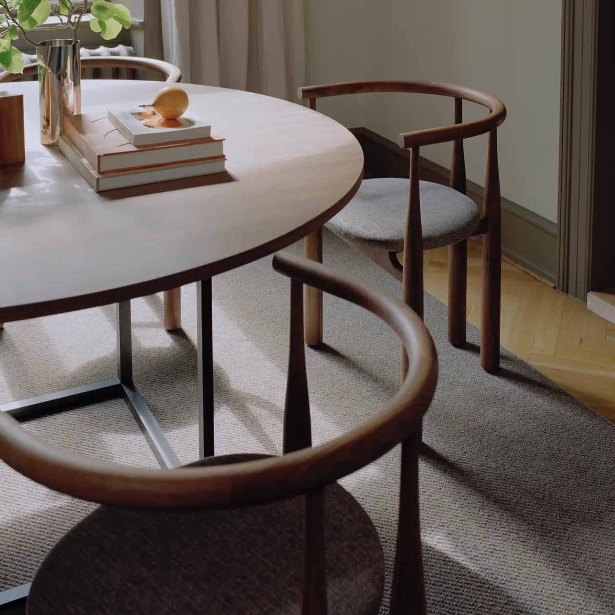 New Works Bukowski Chair Walnut w. Romo Linara 342#Frame/Fabric Color_Walnut w. Romo Linara 342