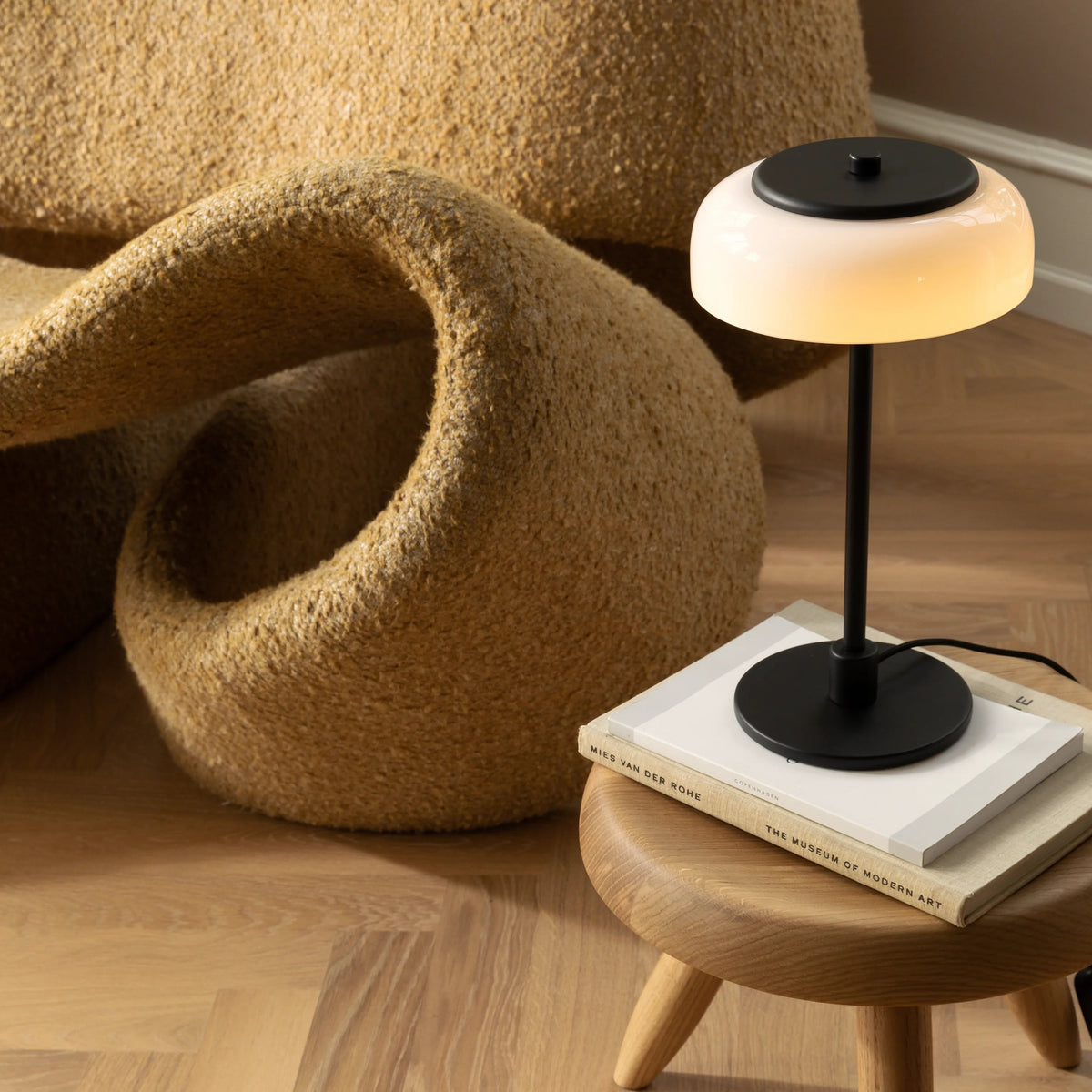 Nuura Blossi Table Lamp Small, Black / Opal - KANSO#Finish_Black / Opal