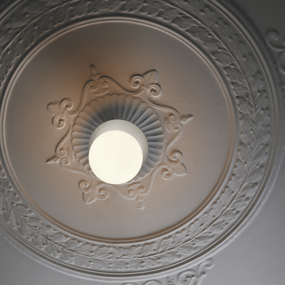 Nuura Liila 1 Wall Light Large, Light Silver / Opal - KANSO#Finish_Light Silver / Opal