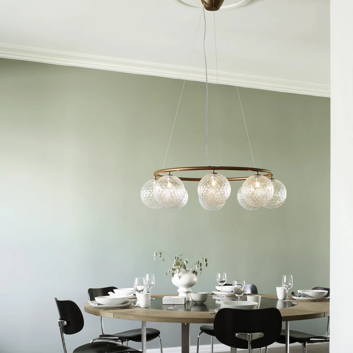 Nuura Miira 8 Circular Chandelier, Dark Bronze / Optic Clear - KANSO#Finish_Dark Bronze / Optic Clear