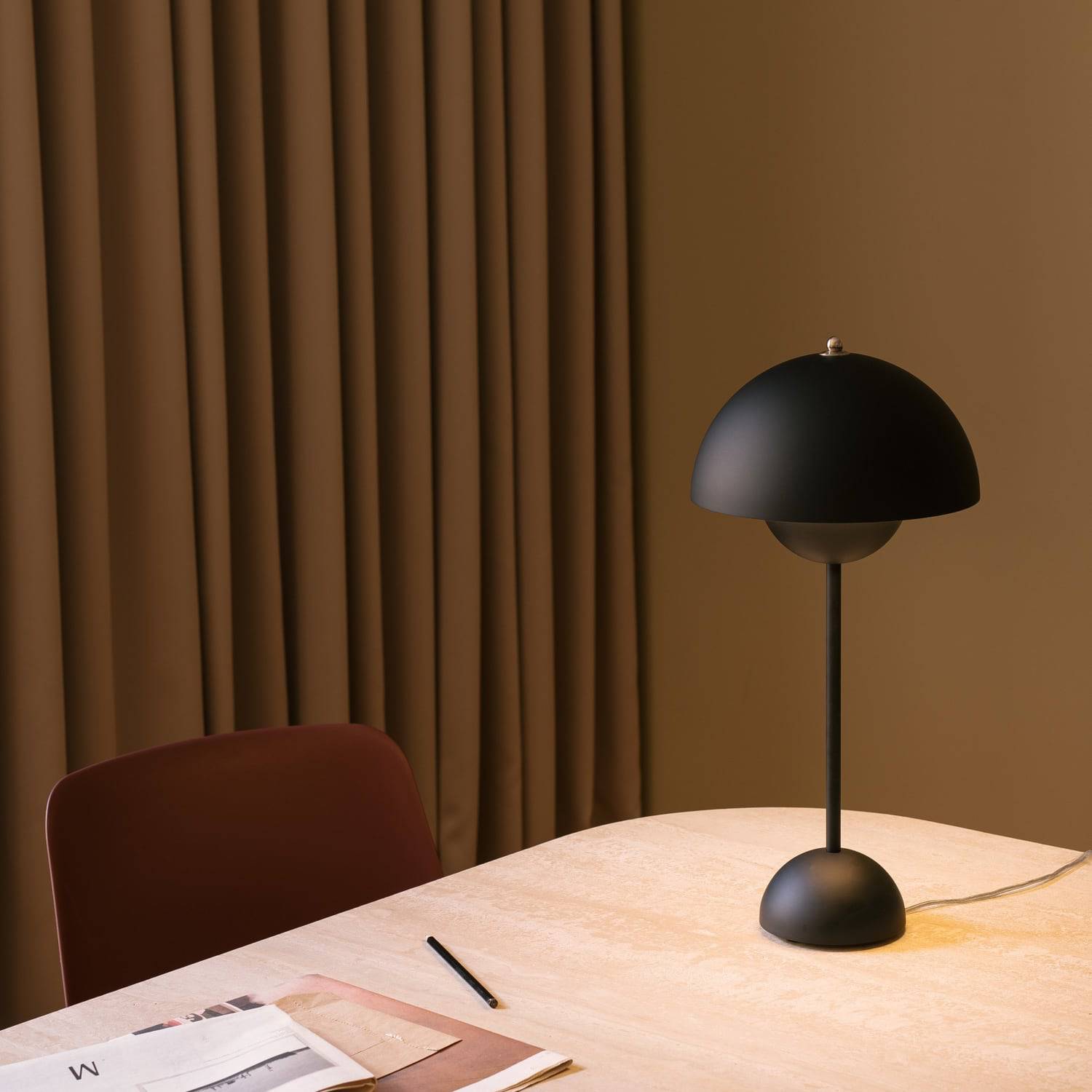 &Tradition Flowerpot VP3 Table Lamp Matte Black - KANSO#Color_Matte Black