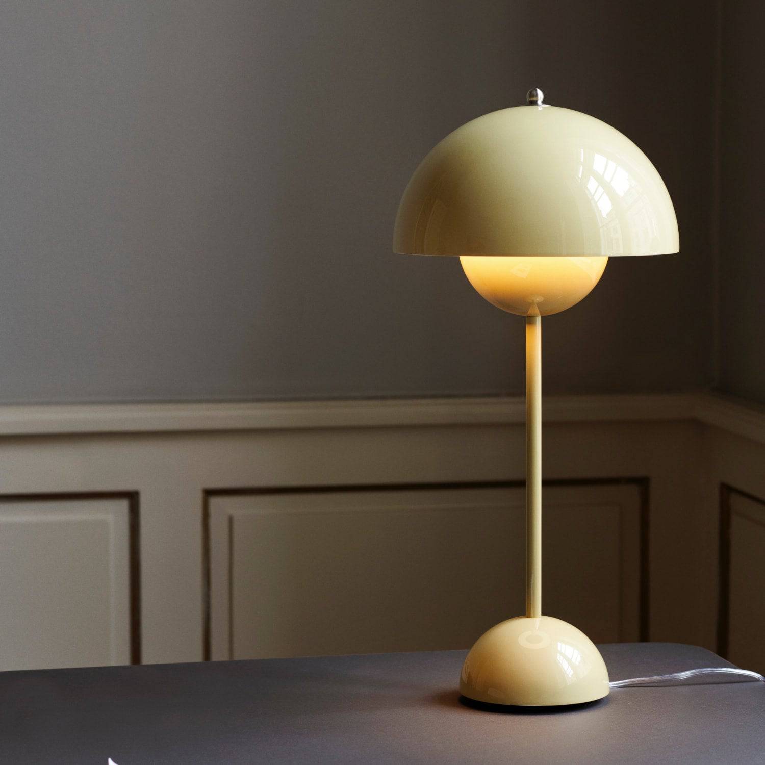 &Tradition Flowerpot VP3 Table Lamp Pale Sand - KANSO#Color_Pale Sand