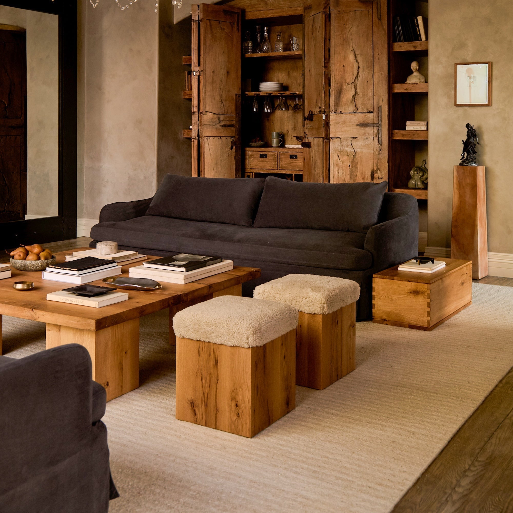 House of Leon Antwerp Sofa#Color_Vintage Black