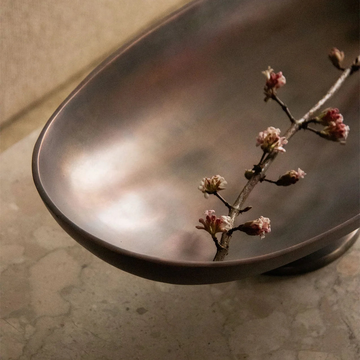 Audo Copenhagen Pavot Centerpiece filled with dried flowers - KANSO