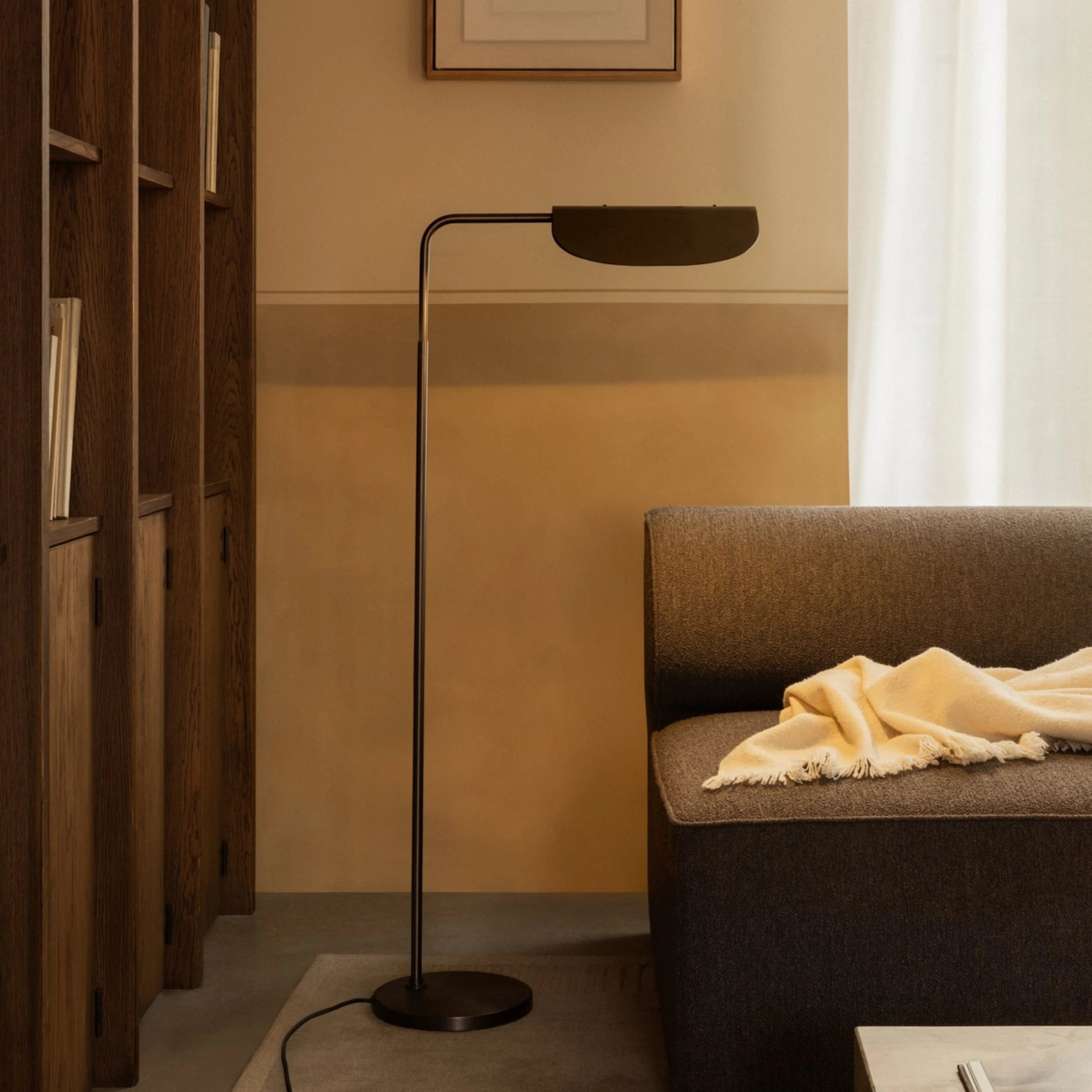 Audo Copenhagen Wing Floor Lamp Bronzed#Finish_Bronzed