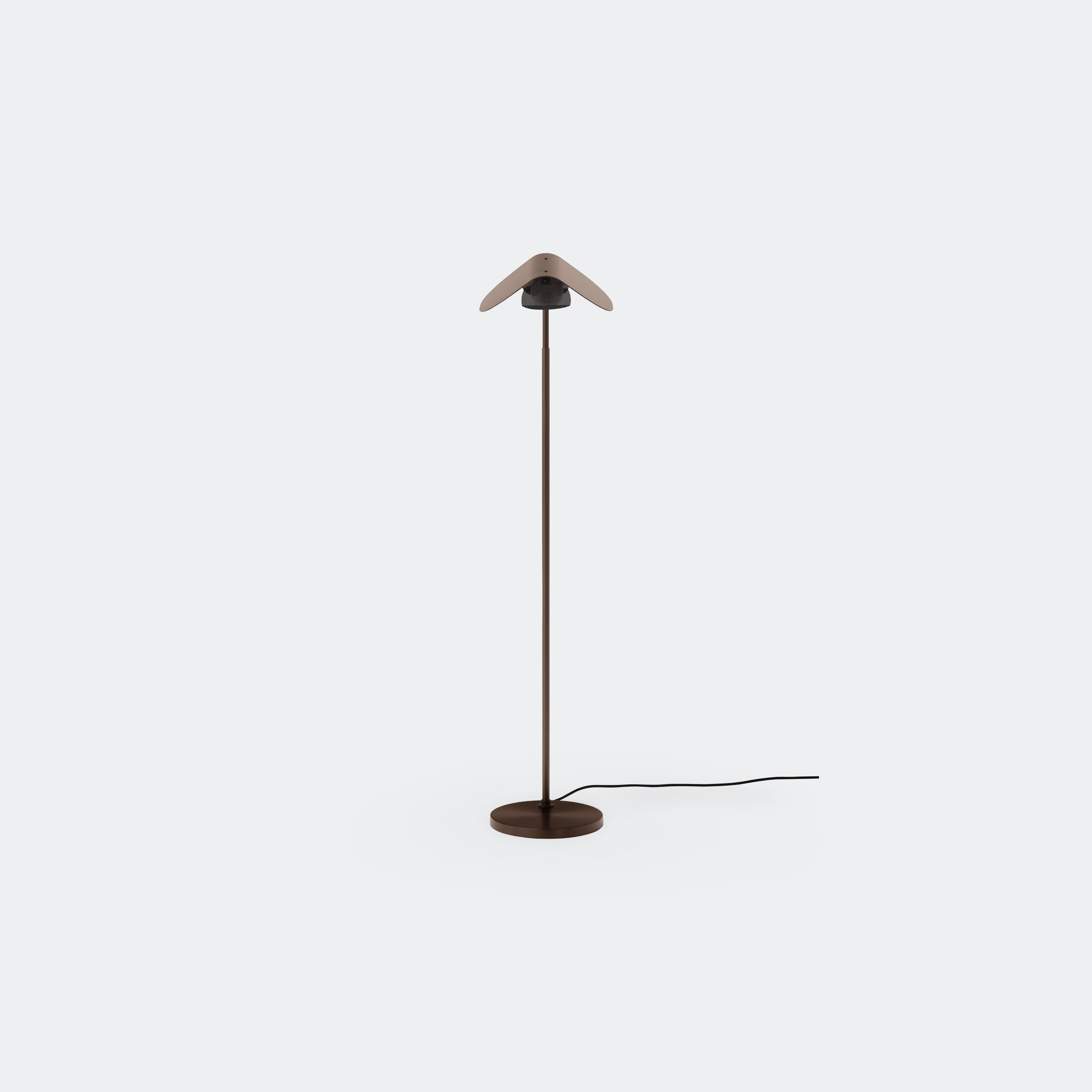 Audo Copenhagen Wing Floor Lamp Bronzed#Finish_Bronzed