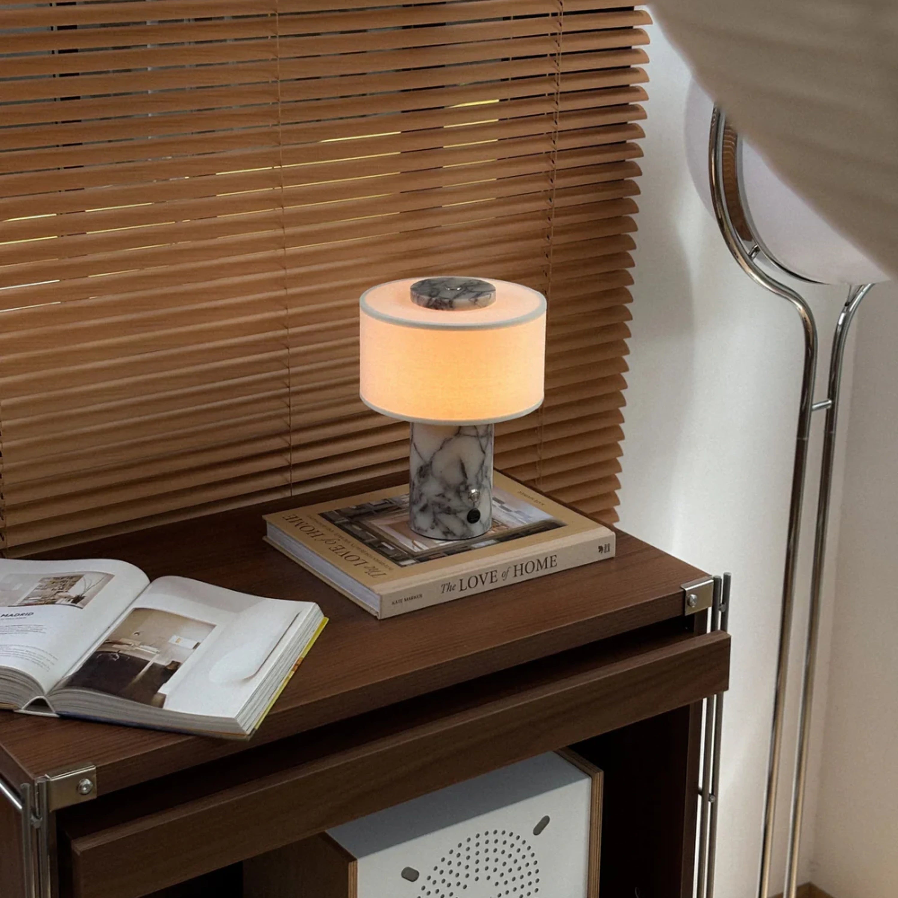 Blossholm Auríe Lamp Calacatta Viola Marble