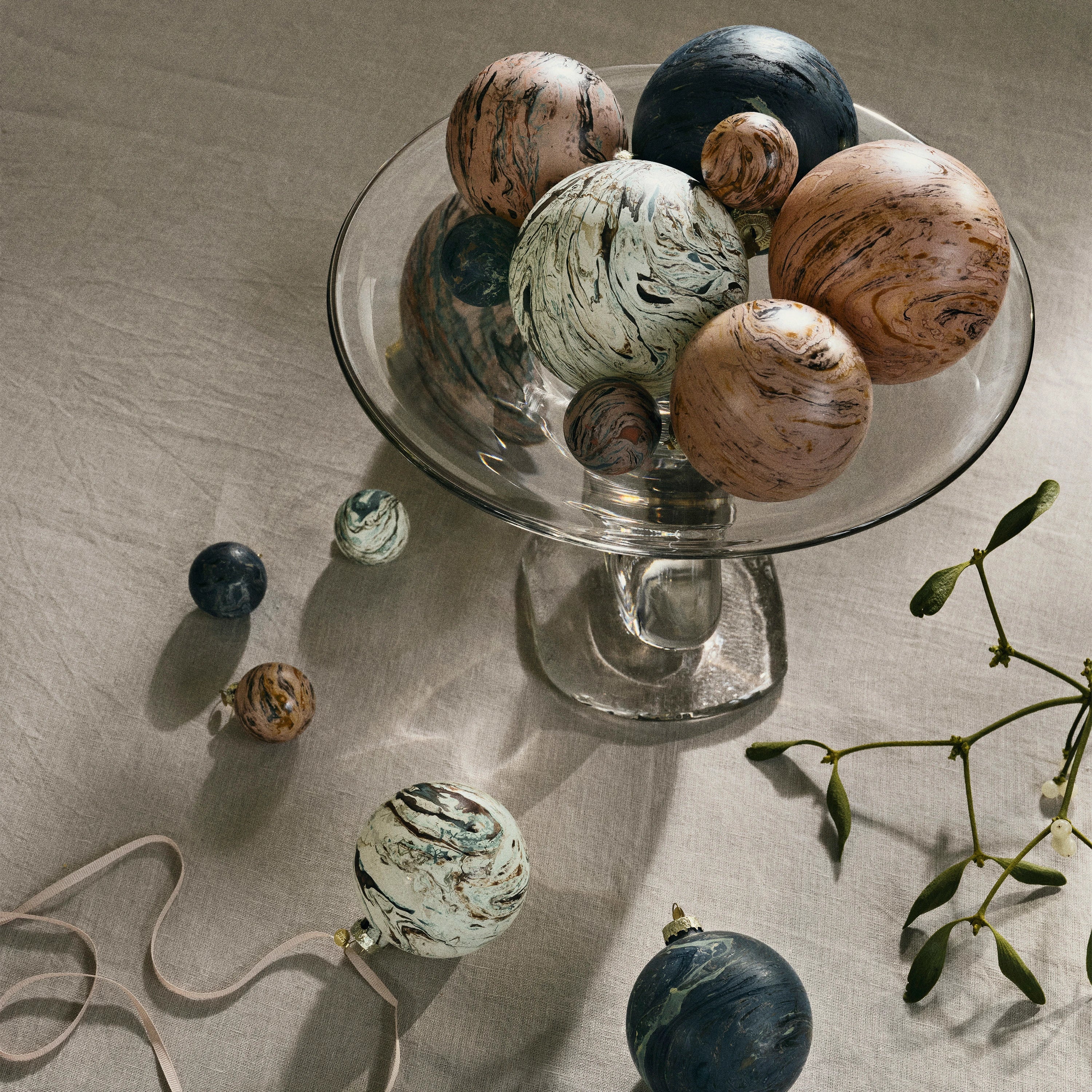 Ferm Living Damo Glass Centerpiece Clear Ø30 - KANSO