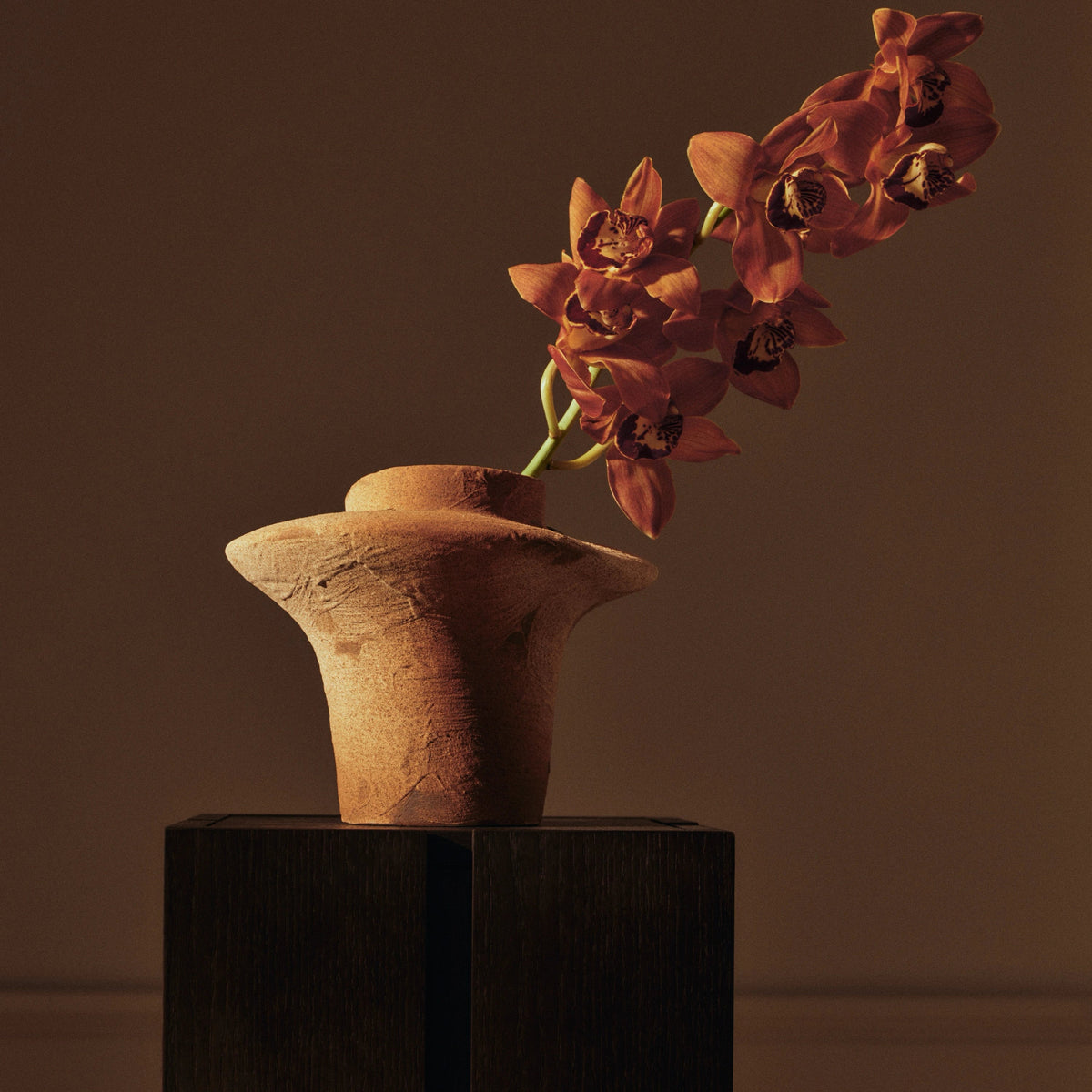 Ferm Living Evio Vase Burnt Umber Small#Color_Burnt Umber