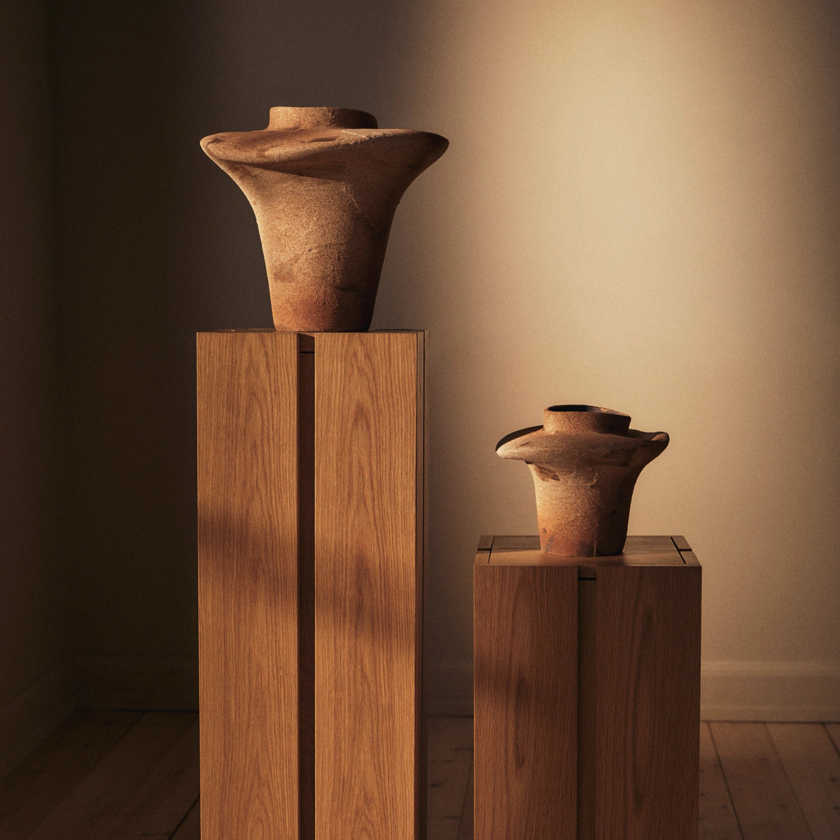 Ferm Living Evio Vase Burnt Umber Small#Color_Burnt Umber