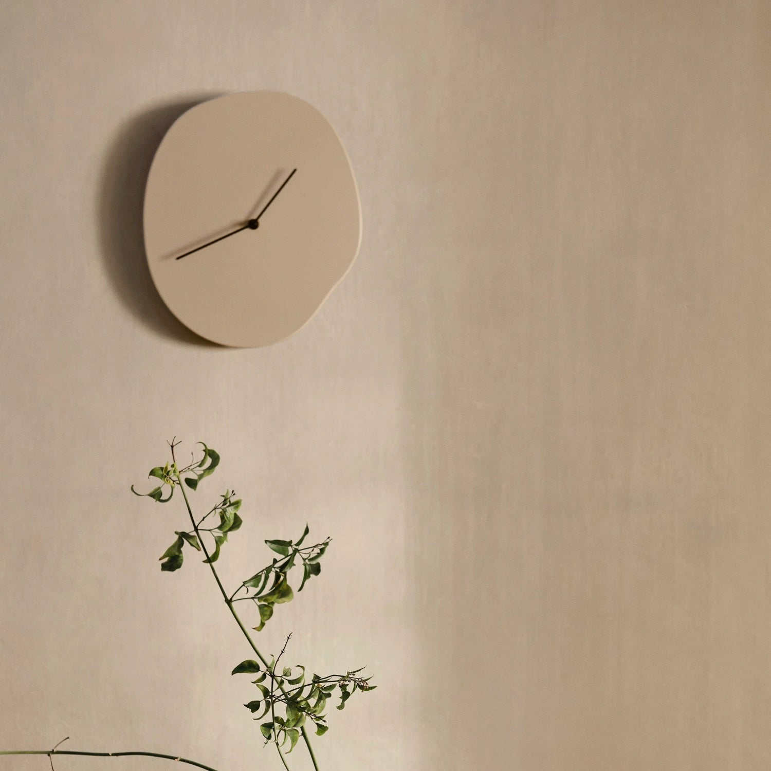 Ferm Living Melt Wall Clock Blue - KANSO#color_cashmere