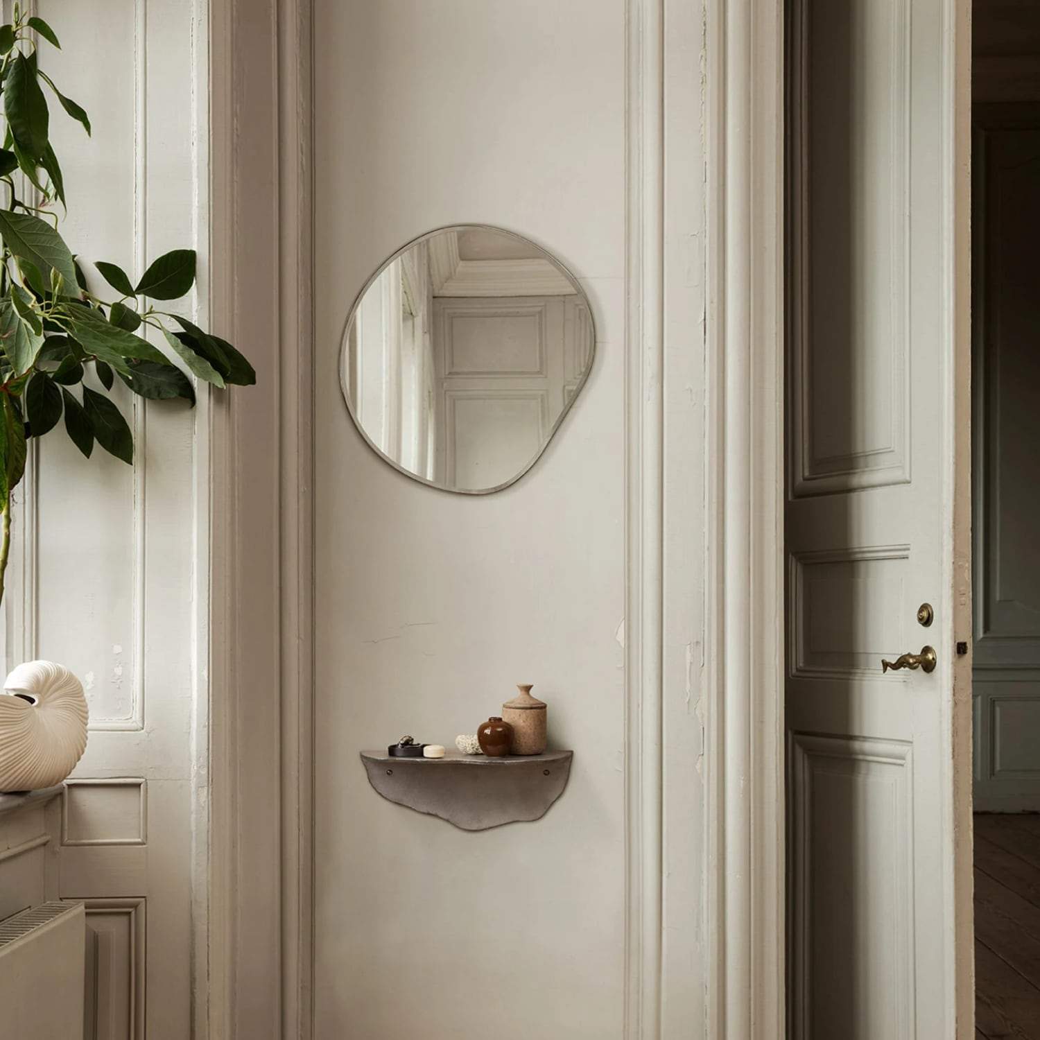 Ferm Living Pond Mirror - Small Brass - KANSO