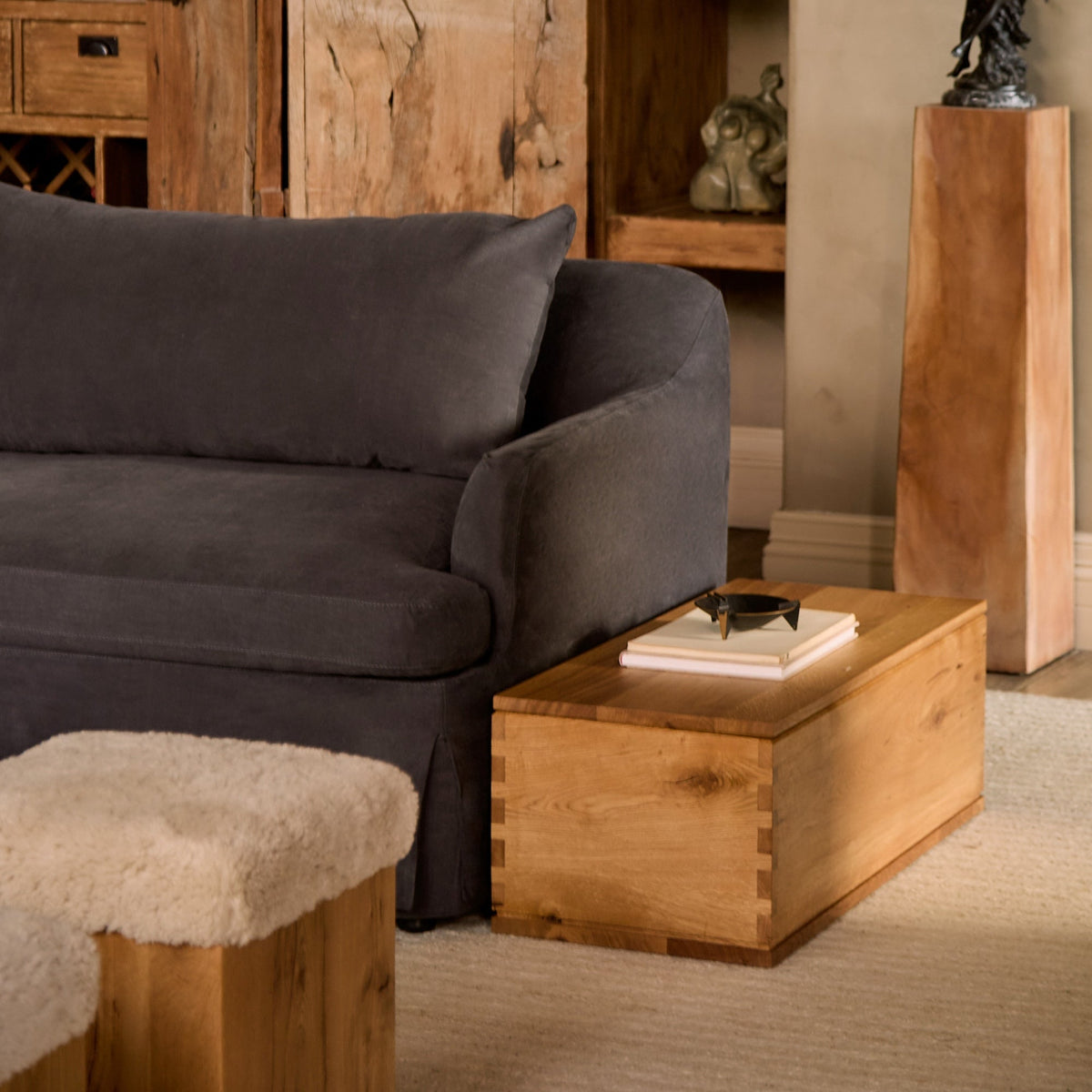 House of Leon Antwerp Sofa#Color_Vintage Black