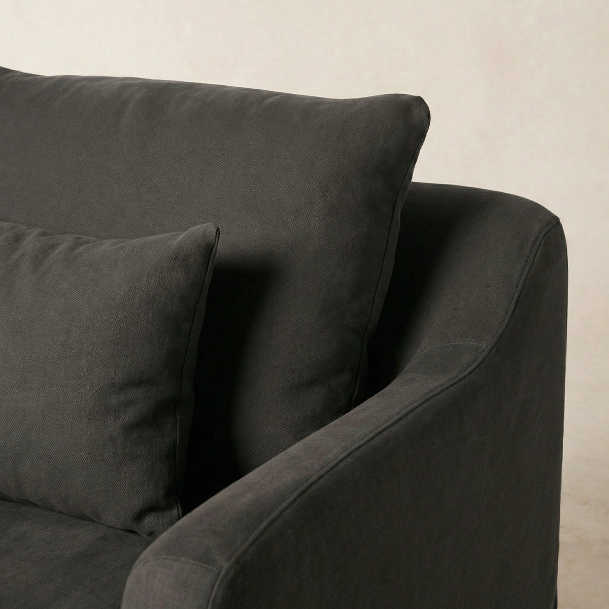 House of Leon Antwerp Sofa#Color_Vintage Black