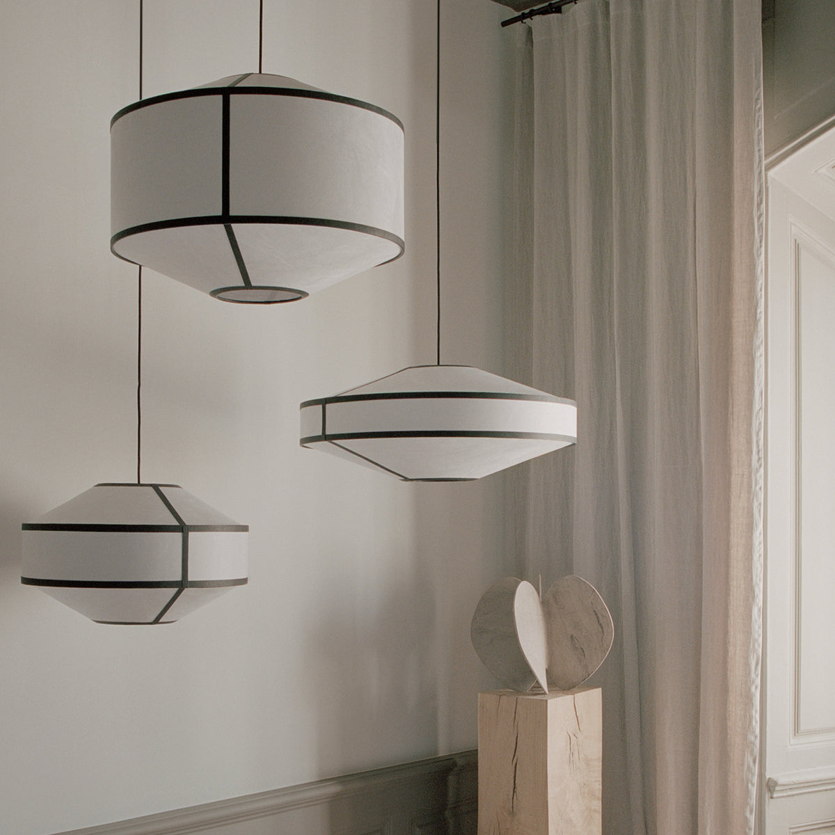 New Works Kite Pendant White and Black Tyvek Ø55#Color_White and Black Tyvek