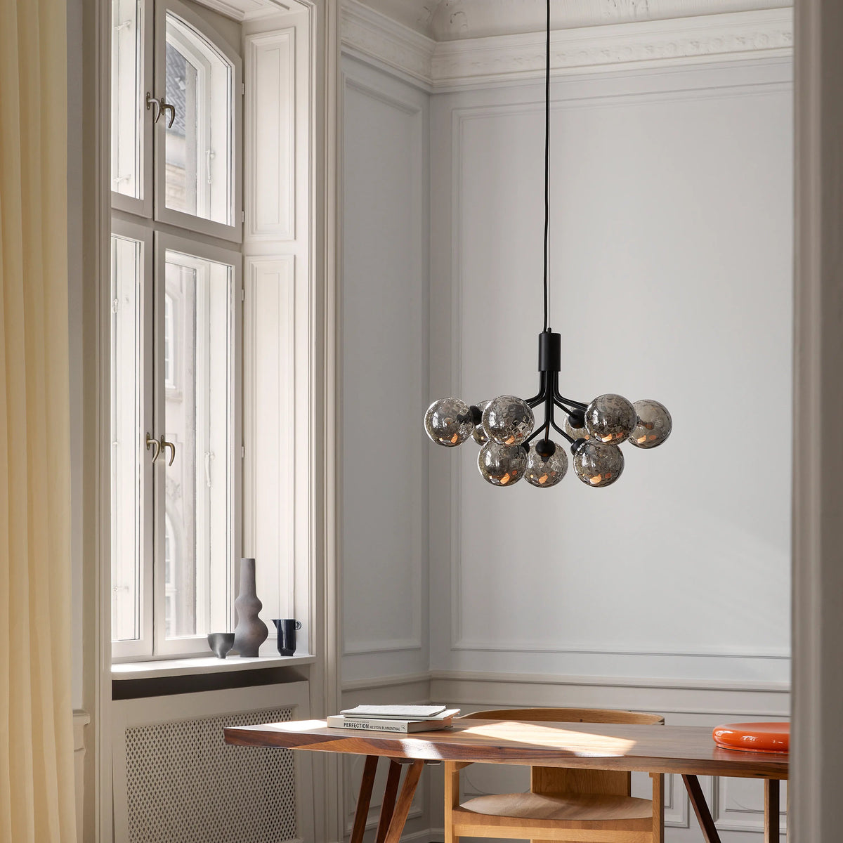 Nuura Apiales 9 Chandelier, Satin Black / Optic Smoked - KANSO#Finish_Satin Black / Optic Smoked
