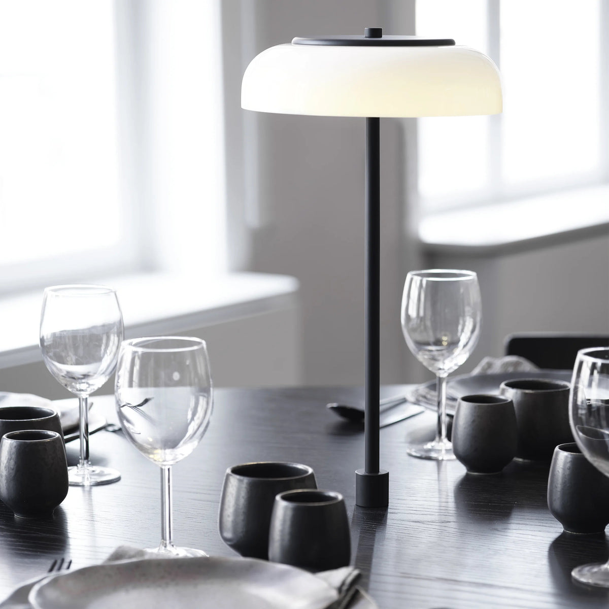 Nuura Blossi Table Lamp In-set, Black / Opal - KANSO#Finish_Black / Opal