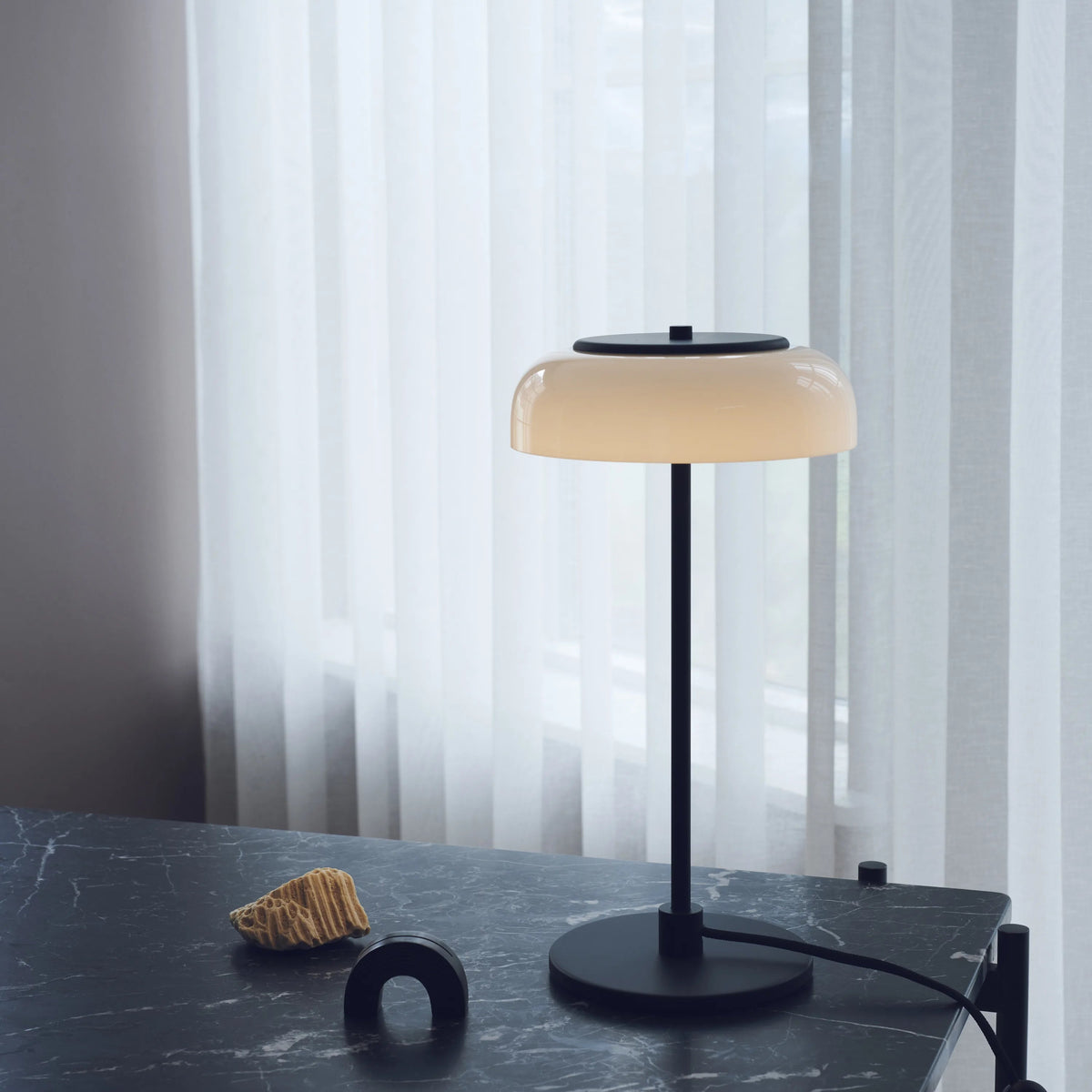 Nuura Blossi Table Lamp, Black / Opal - KANSO#Finish_Black / Opal