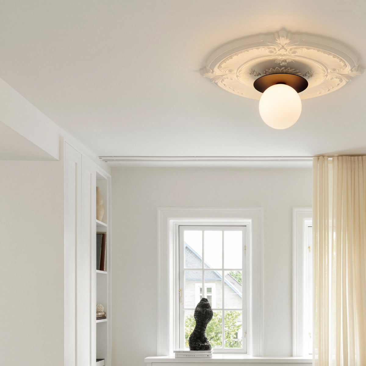 Nuura Liila 1 Wall Light Large, Black / Opal - KANSO#Finish_Black / Opal