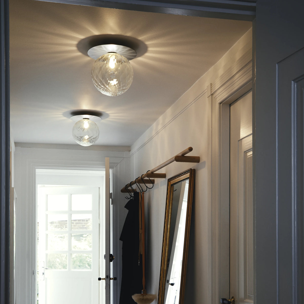 Nuura Liila 1 Wall Light Large, Light Silver / Optic Clear - KANSO#Finish_Light Silver / Optic Clear