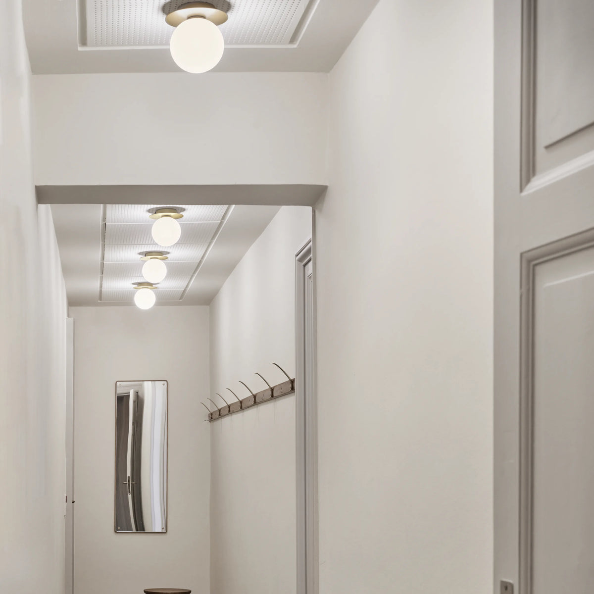 Nuura Liila 1 Wall Light Large, Nordic Gold / Opal - KANSO#Finish_Nordic Gold / Opal