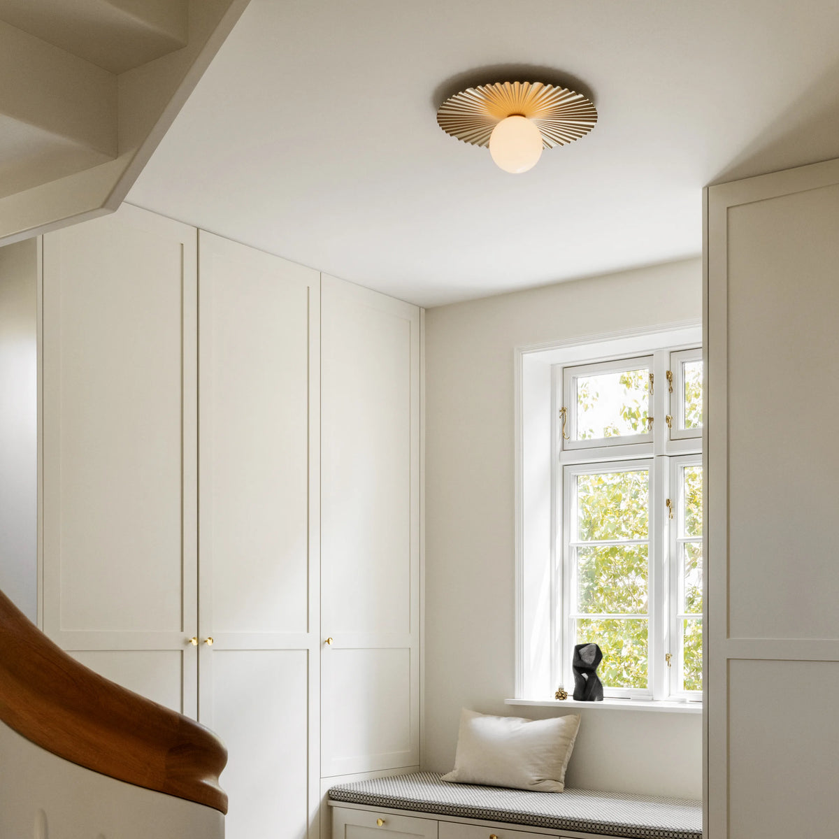 Nuura Liila Muuse Wall Light Medium, Nordic Gold / Opal - KANSO#Finish_Nordic Gold / Opal