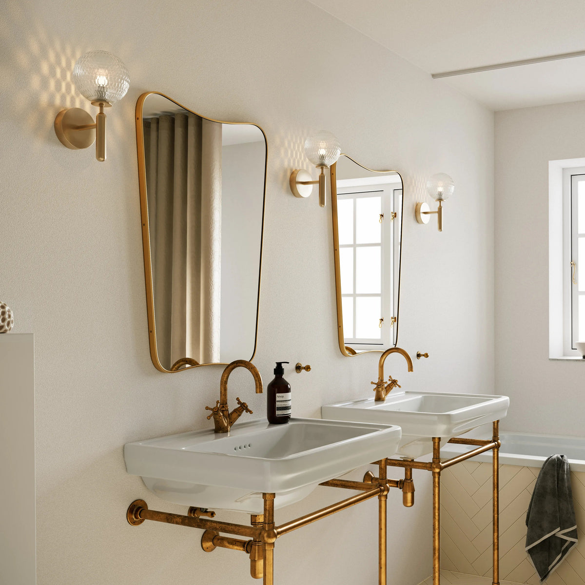 Nuura Miira Wall Light Hard-wired, Brass / Optic Clear - KANSO#Finish_Brass / Optic Clear