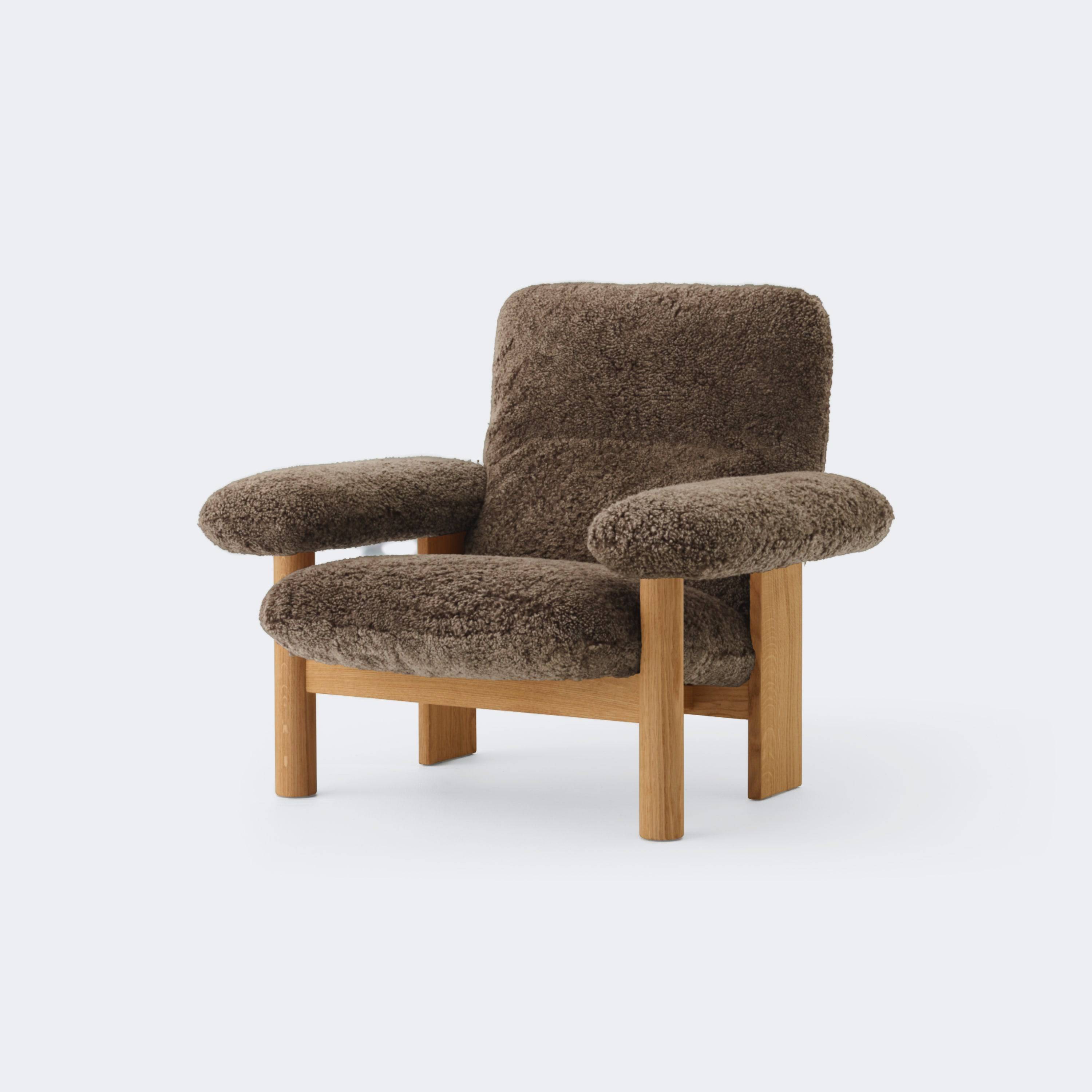 Audo Copenhagen Brasilia Lounge Chair Ready To Ship Natural Oak Sheepskin Curly (Root) - KANSO