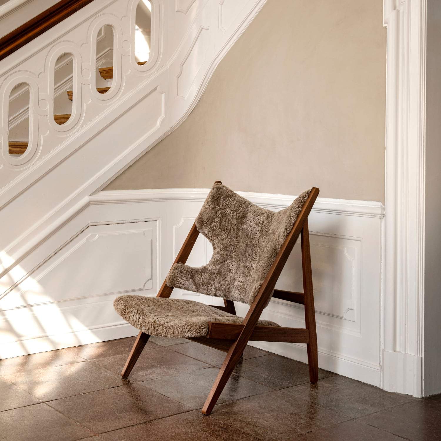 Audo Copenhagen Knitting Chair, Sheepskin Upholstery Made To Order Walnut/Sahara - KANSO