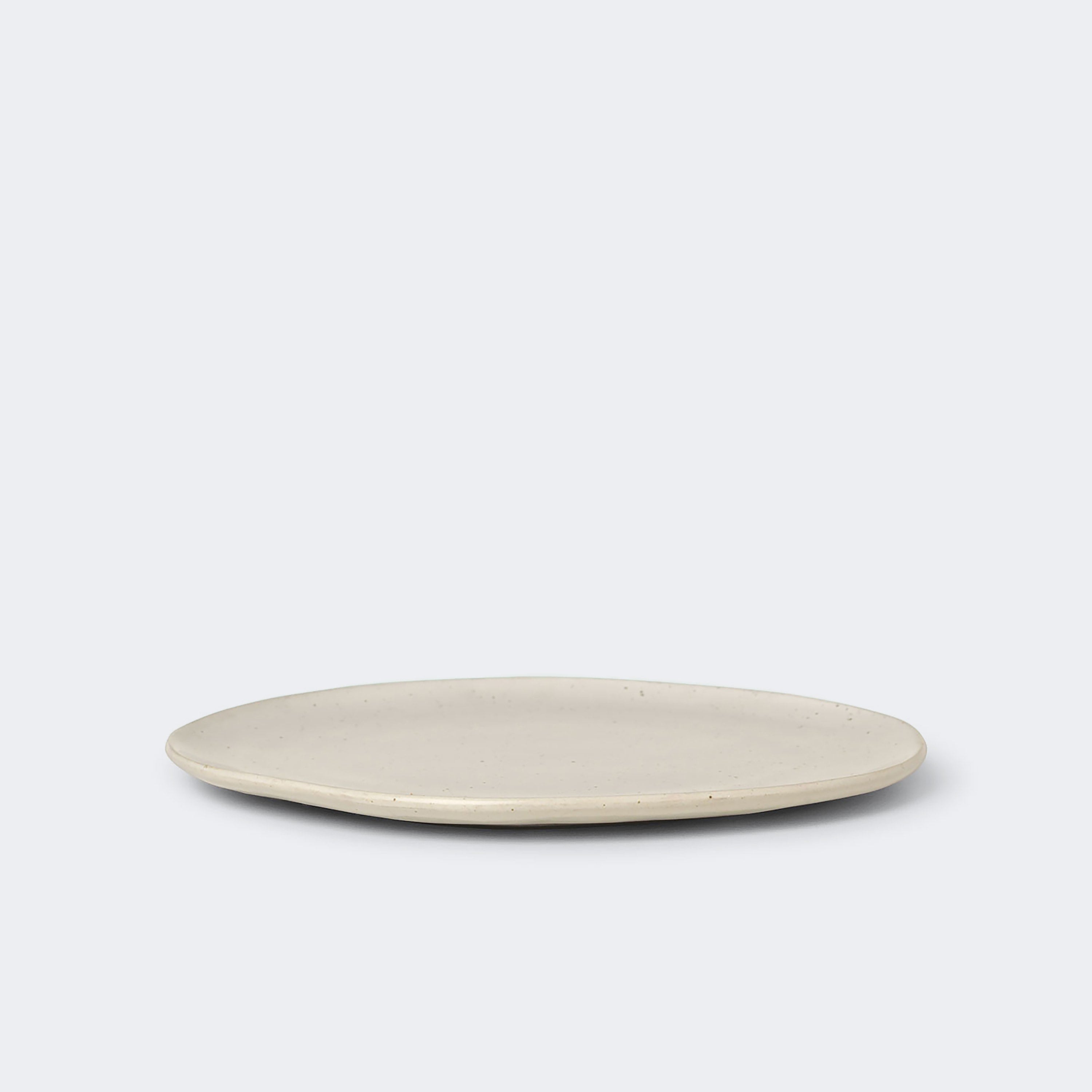 Ferm Living Flow Plate Large Off-White Speckle - KANSO