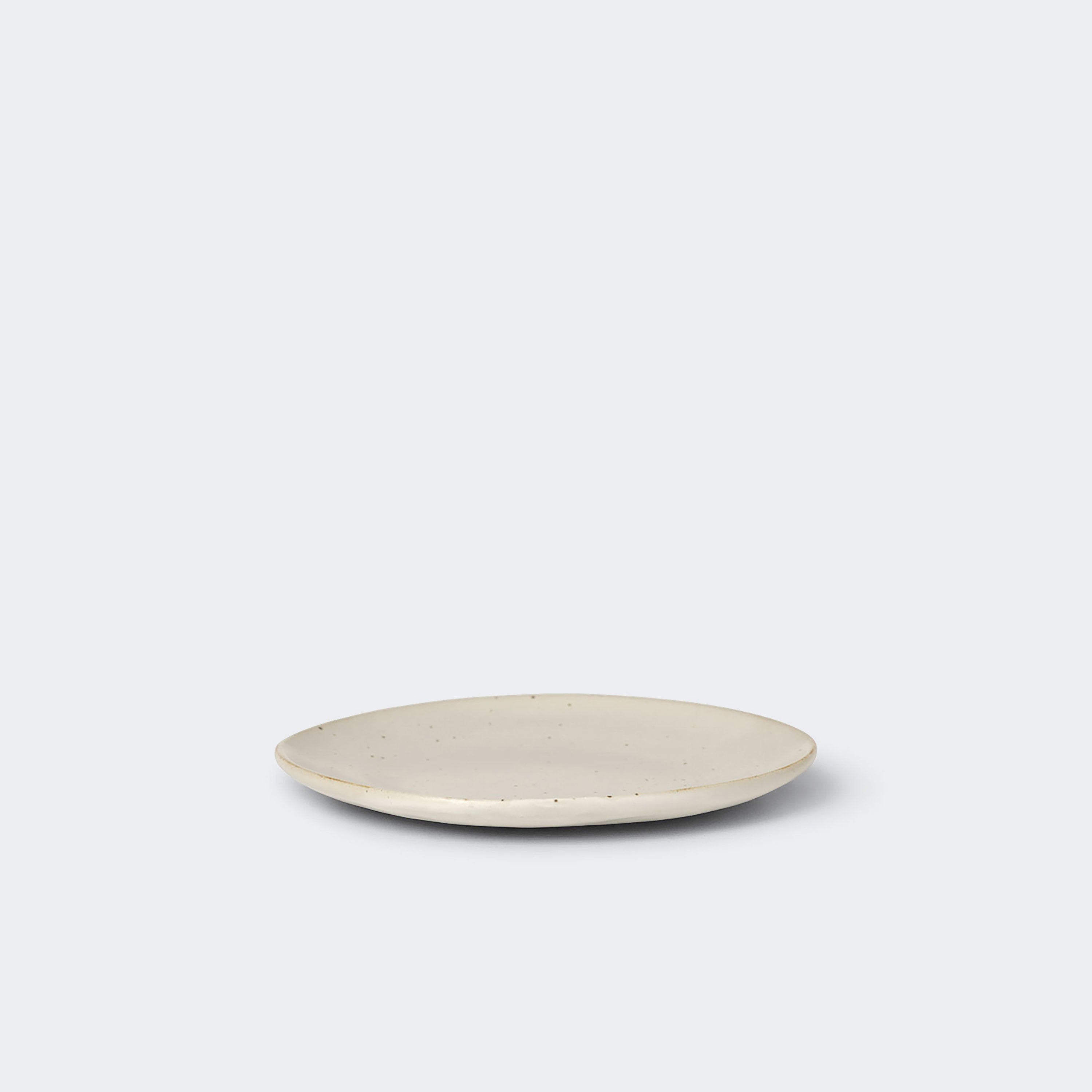 Ferm Living Flow Plate Small Off-White Speckle - KANSO