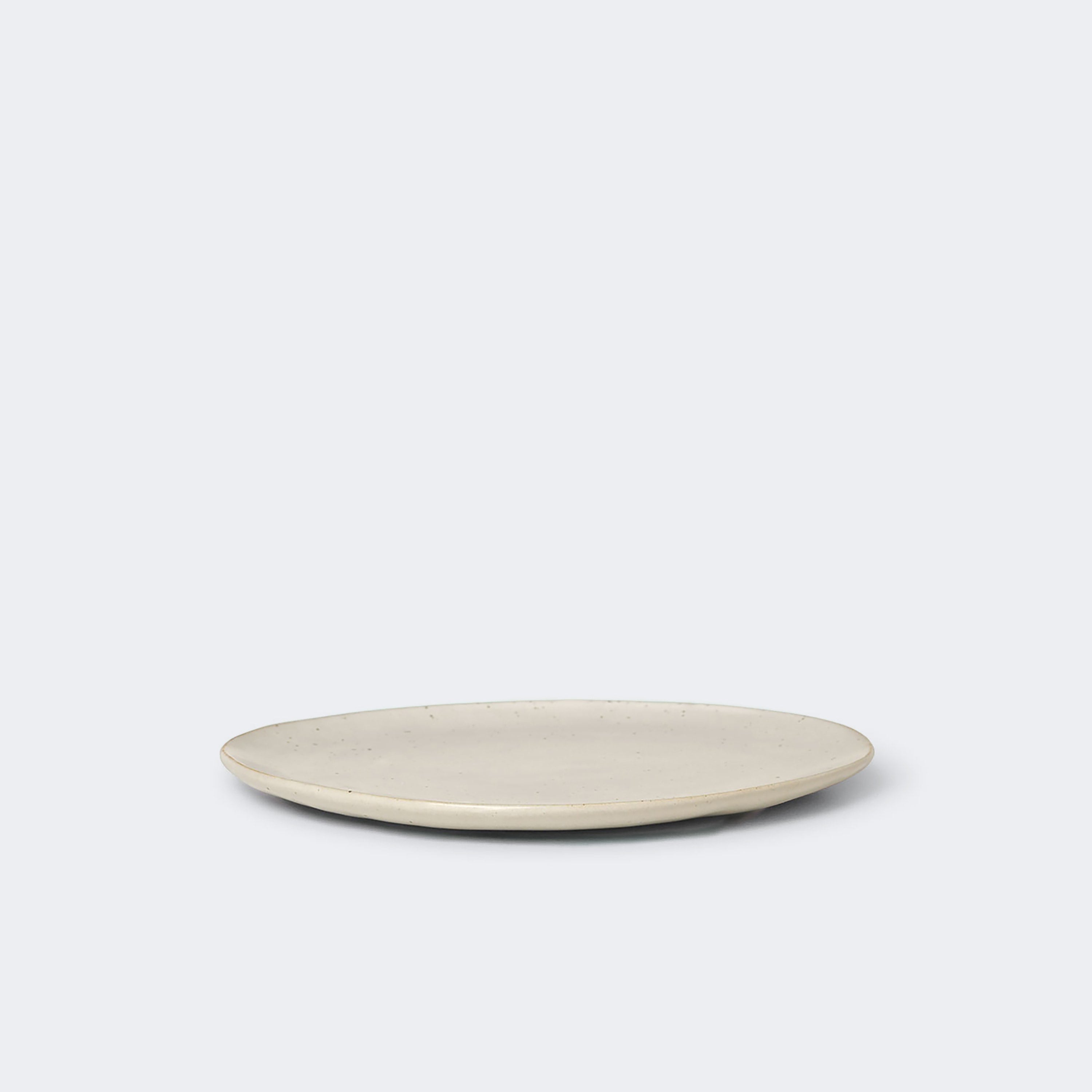 Ferm Living Flow Plate Medium Off-White Speckle - KANSO